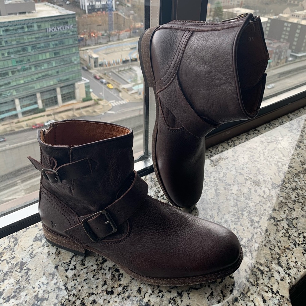 Frye Vicky engineer bootie - Picture 2 of 5